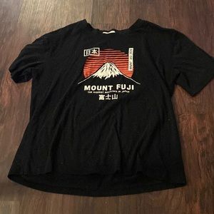 ROMWE Mount Fuji black tee shirt